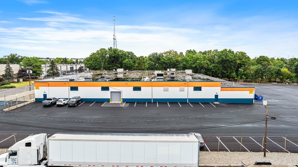 More Photos Of 14 Home News Row, New Brunswick Warehouse For Lease