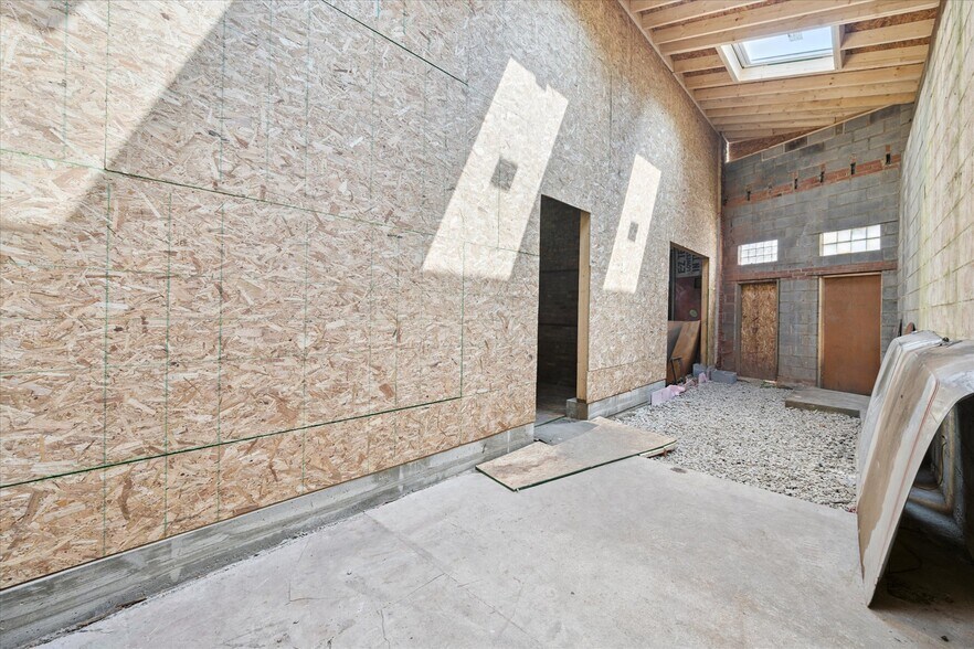 More Photos Of 5505 Lorain Ave, Cleveland Storefront Retail Residential For Sale