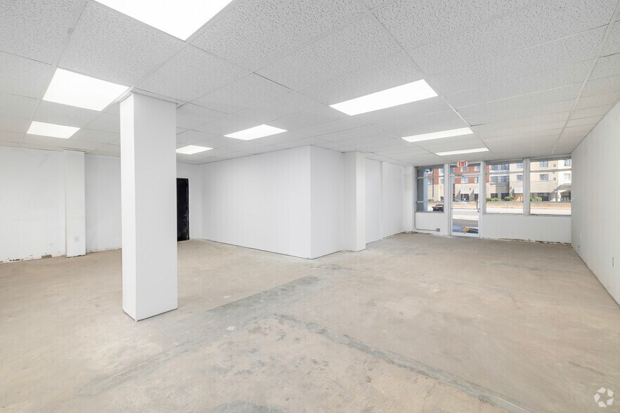 More Photos Of 6901 Old Keene Mill Rd, Springfield Office For Lease