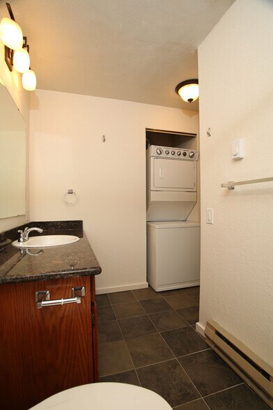 More Photos Of 5631 California Ave SW, Seattle Apartments For Sale