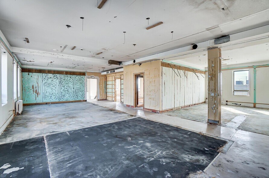 More Photos Of 311 S Main St, Celina Office For Sale
