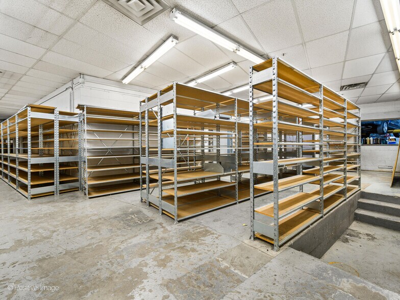 More Photos Of 211 S Milwaukee Ave, Libertyville Freestanding For Sale