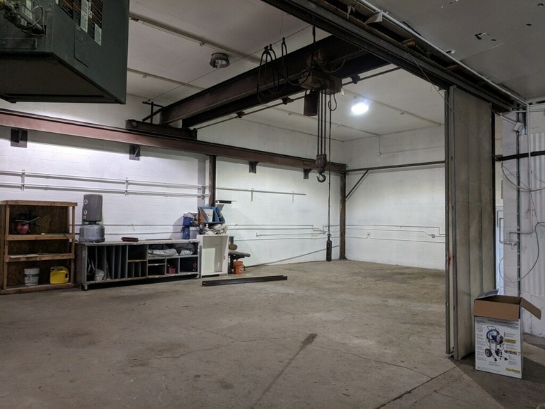 More Photos Of 8515 N Decatur St, Portland Service For Lease