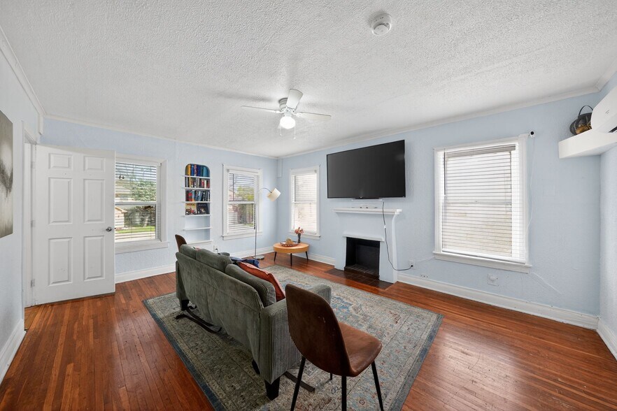 More Photos Of , Dallas Unknown For Sale