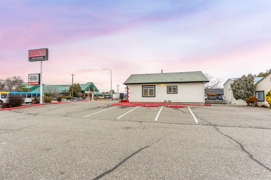 More Photos Of 5428 W Clearwater Ave, Kennewick Storefront Retail Office For Lease