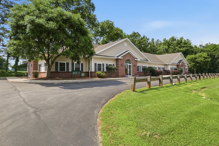 Primary Photo Of 271 Marsh Rd, Pittsford Office For Lease