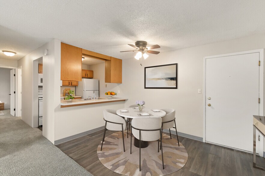 More Photos Of 100-112 5th Ave NW, Altoona Apartments For Sale