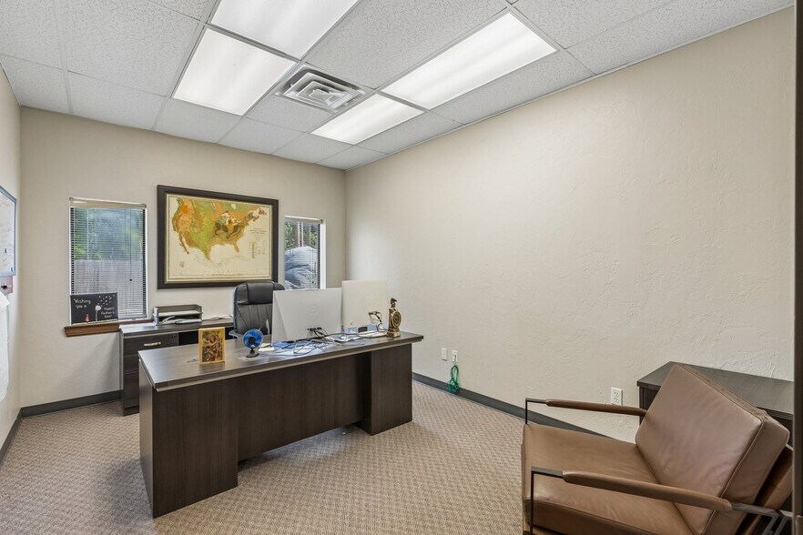 More Photos Of 405 W 2nd St, Edmond Office For Lease