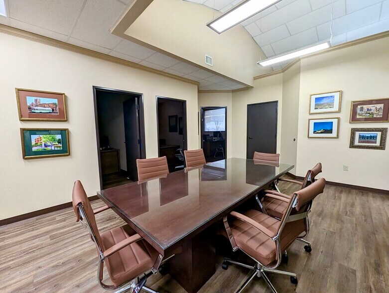 More Photos Of 545 E Redd Rd, El Paso Office For Sale