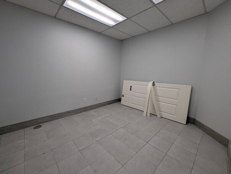 More Photos Of 701 NW Federal Hwy, Stuart Medical For Lease