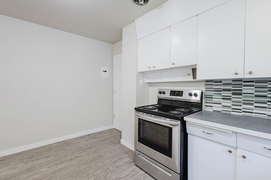 More Photos Of 8504 98 St NW, Edmonton Apartments For Sale