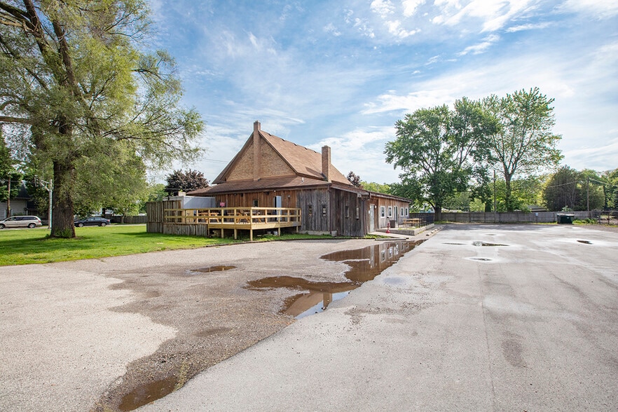 More Photos Of 57968 County Road 7, Elkhart Restaurant For Sale