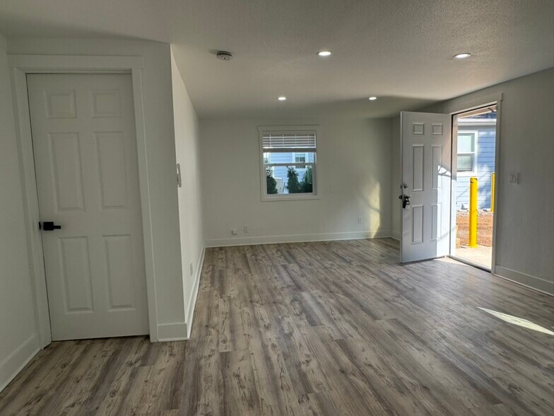 More Photos Of 3823-3841 SE 52nd Ave, Portland Apartments For Sale