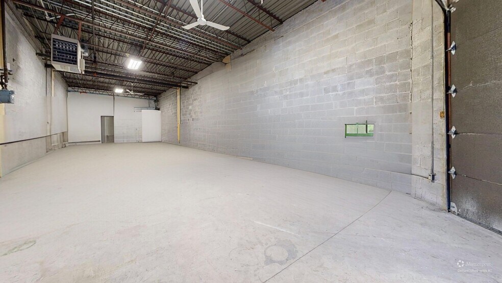 Primary Photo Of 7451-7499 Rte Transcanadienne, Montréal Warehouse For Lease