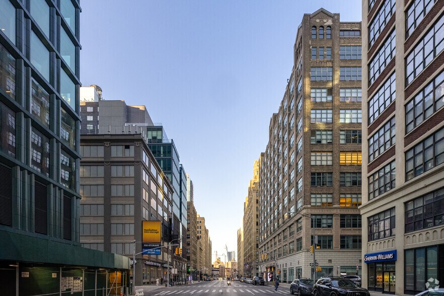 More Photos Of 160-170 Varick St, New York Office For Lease