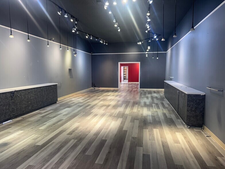 More Photos Of 1685 Copenhagen Dr, Solvang Storefront For Lease