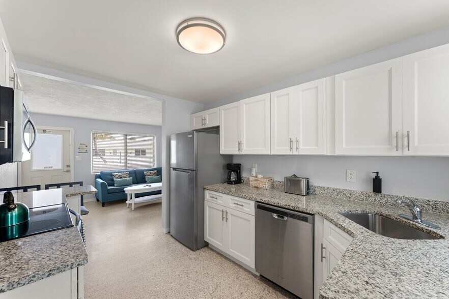 More Photos Of 1708 S Atlantic Ave, New Smyrna Beach Hotel For Sale