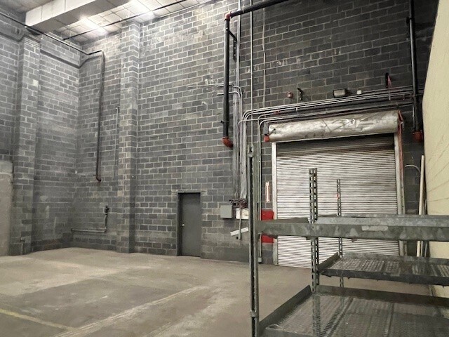 More Photos Of 1537-1545 Hansford St, Charleston Light Distribution For Lease