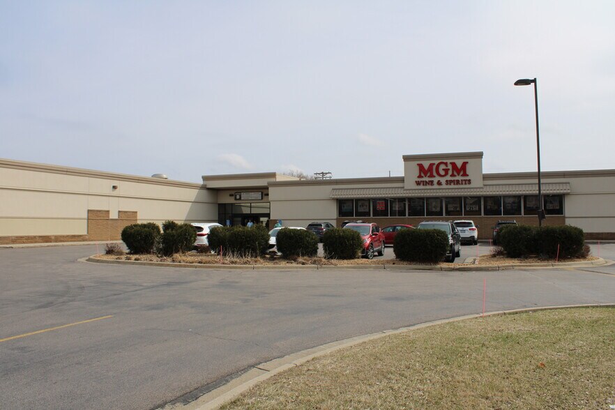 More Photos Of 201 N Victory Dr, Mankato General Retail For Lease