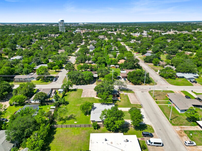 More Photos Of 601 Mary Lake Dr, Bryan Office Residential For Sale