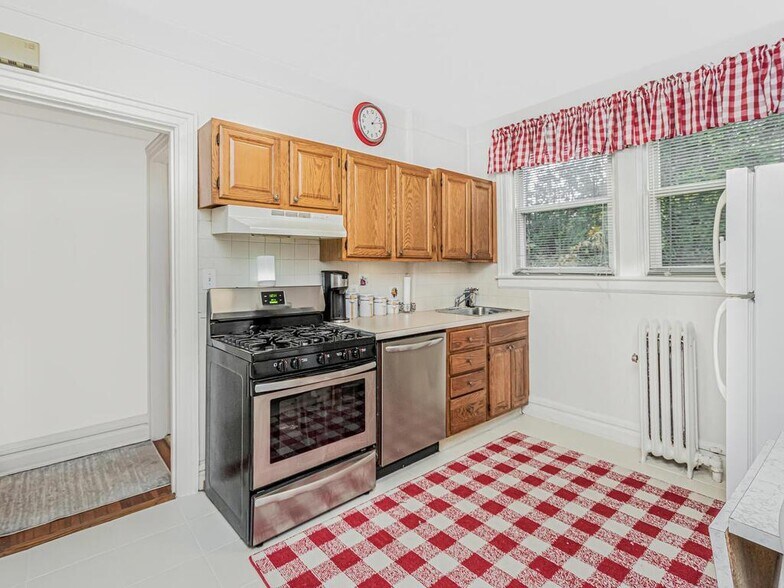 More Photos Of 15 Cassilis ave, Yonkers Apartments For Sale