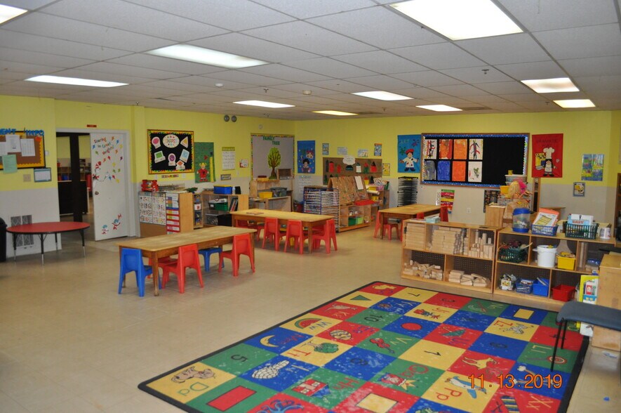 More Photos Of 5006 McEver Rd, Oakwood Daycare Center For Sale