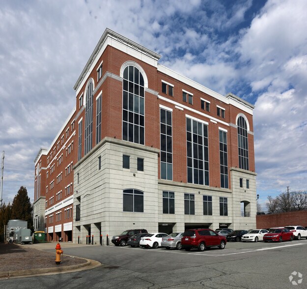 More Photos Of 110 Oakwood Dr, Winston-Salem Office For Lease