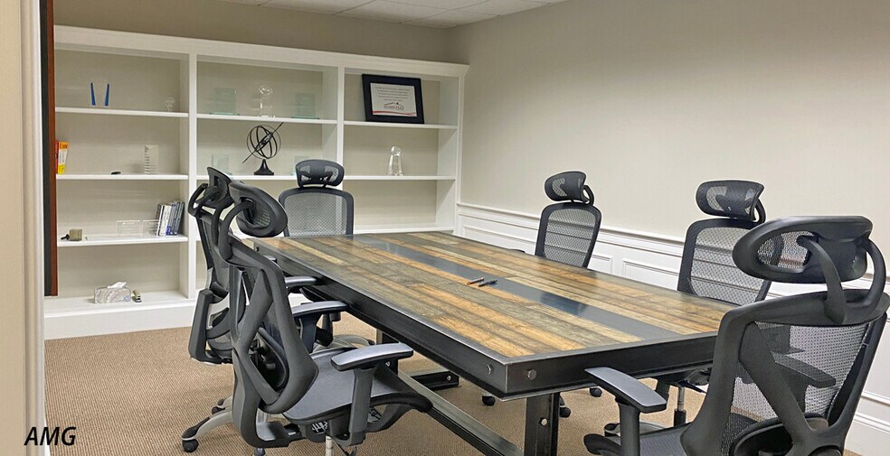 More Photos Of 540 Main St, Hyannis General Retail For Sale