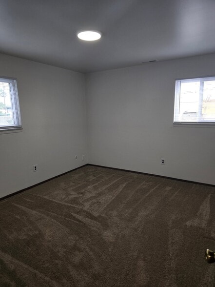 More Photos Of 1870 Saint Johns Blvd, Lincoln Park Apartments For Sale