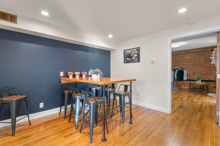 More Photos Of 35 N Main St, Southington Medical For Lease