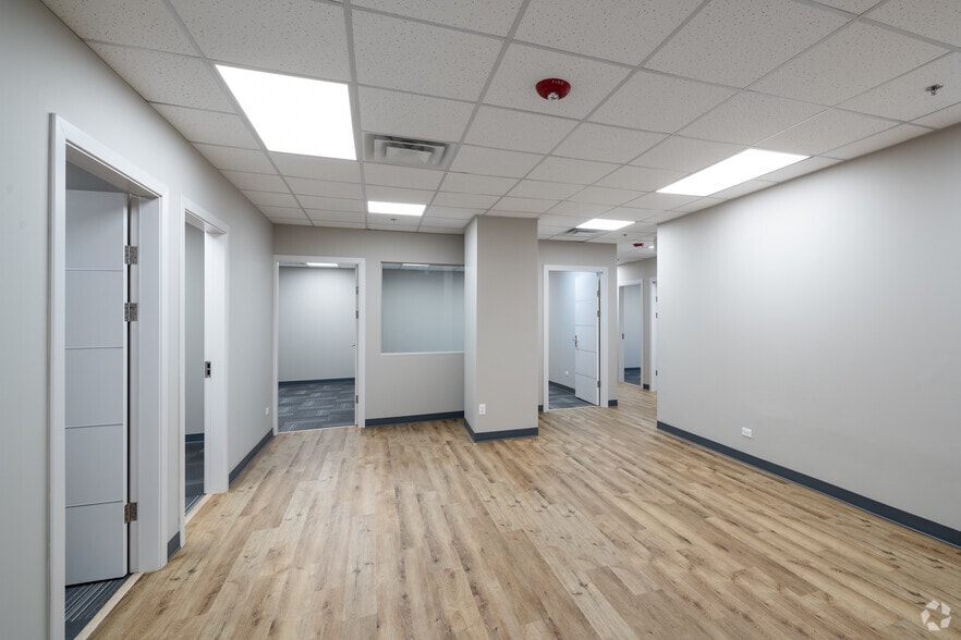 More Photos Of 9950 Lawrence Ave, Schiller Park Unknown For Lease