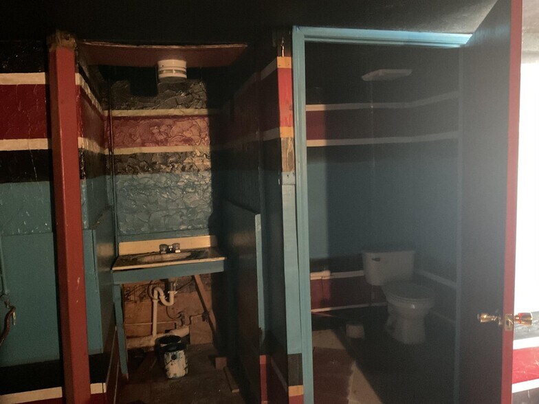 More Photos Of 449 E College St, Jackson General Retail For Sale