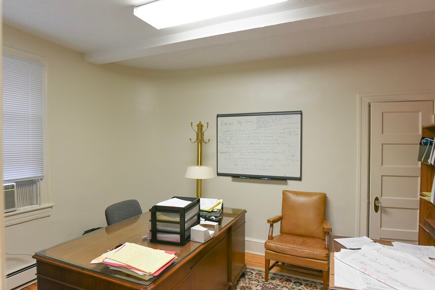 More Photos Of 29 W Franklin St, Hagerstown Apartments For Sale