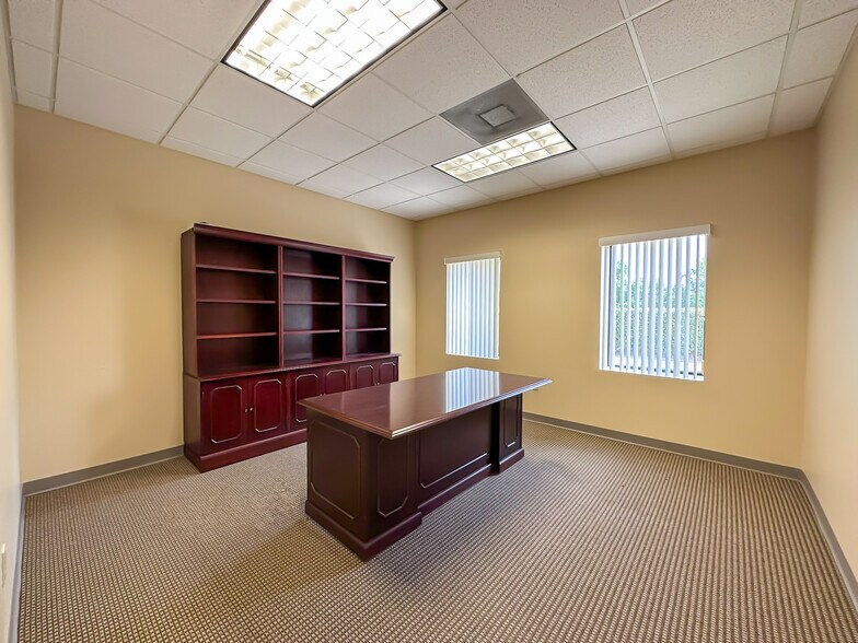 More Photos Of 2115 Harden Blvd, Lakeland Medical For Lease