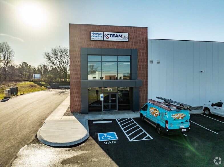 More Photos Of 111 Kapsia Way, Clarksville Warehouse For Sale