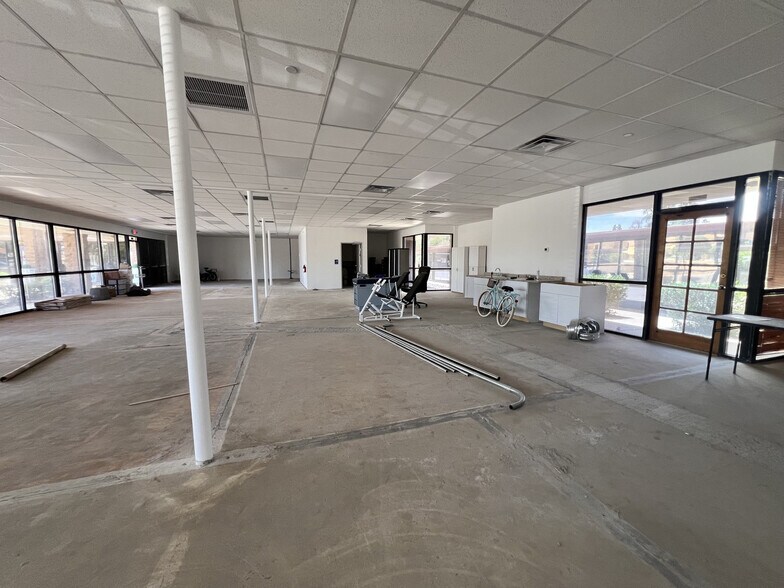 More Photos Of 5900 N Granite Reef Rd, Scottsdale Medical For Lease