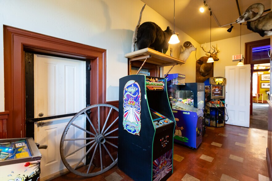 More Photos Of 311 Union St, The Dalles Restaurant For Sale