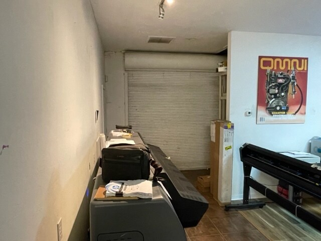 More Photos Of 1011-1065 5th Ave N, Naples Storefront Retail Office For Lease