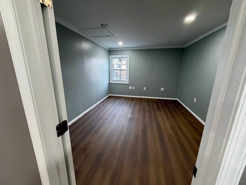 More Photos Of 13554 Triadelphia Rd, Ellicott City Freestanding For Lease