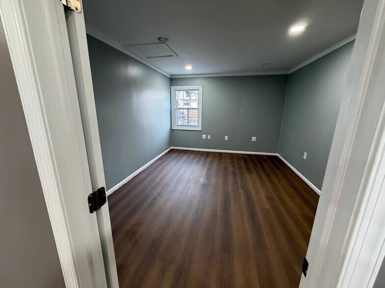 More Photos Of 13554 Triadelphia Rd, Ellicott City Freestanding For Lease