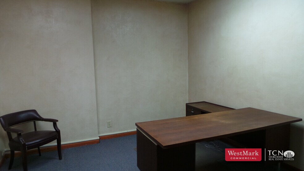 More Photos Of 629 Baltimore St, Plainview General Retail For Lease