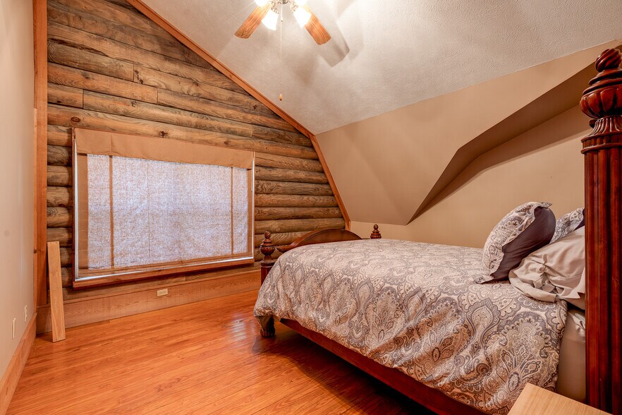 More Photos Of 4032 Highway 48 W, Mccomb Specialty For Sale