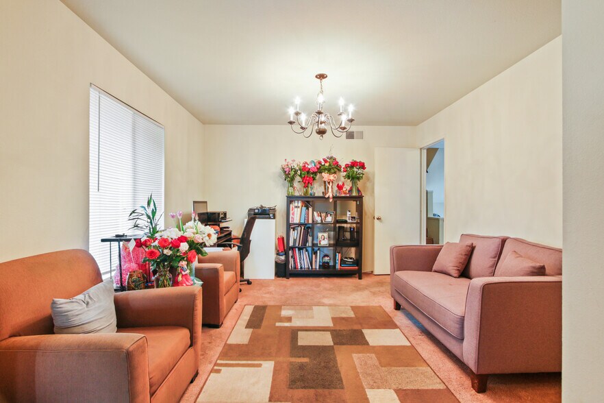 More Photos Of 2555 Santiago St, Santa Ana Schools For Sale