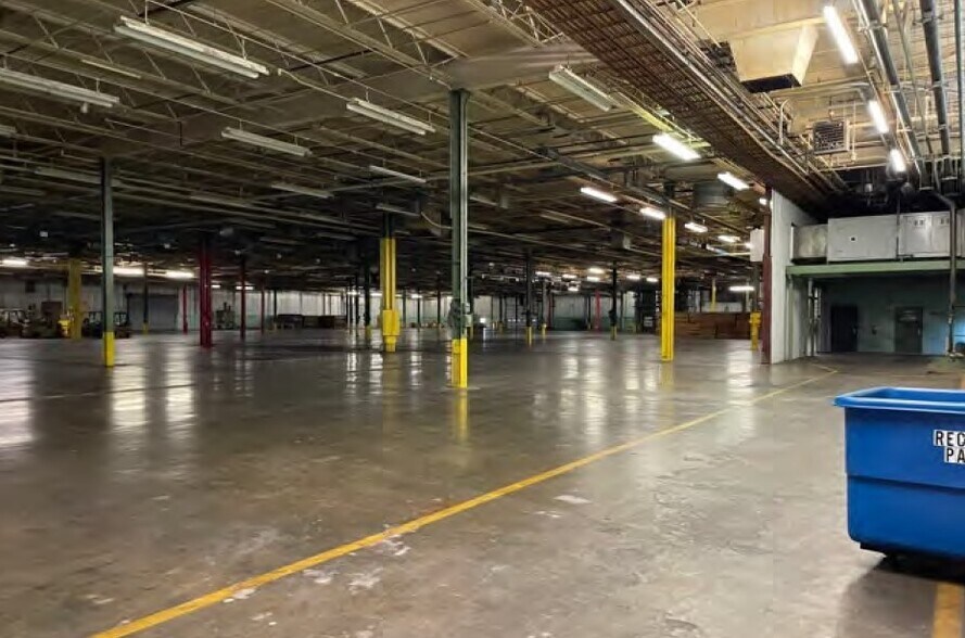 More Photos Of 200 Kentuck Rd, Danville Warehouse For Sale