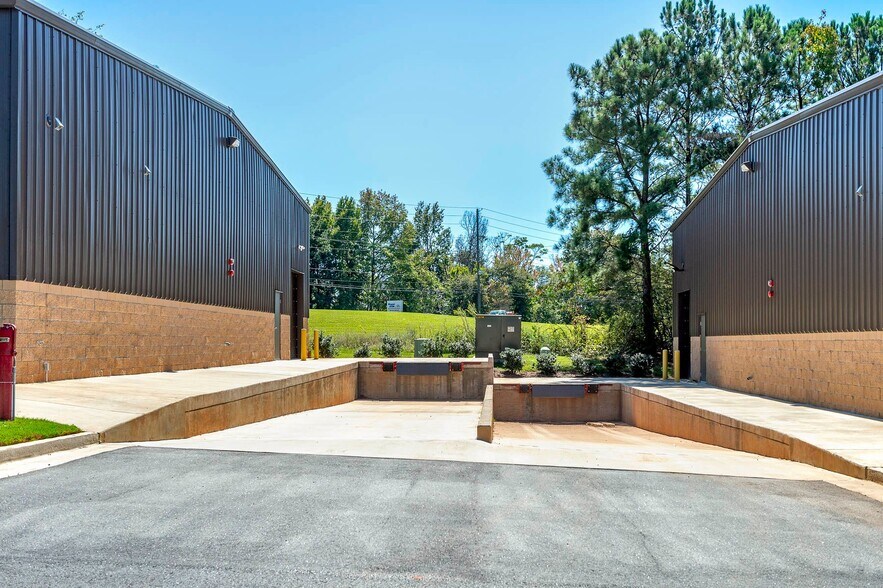 More Photos Of 200 Charles Ct, McDonough Warehouse For Lease