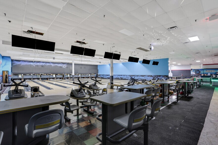 More Photos Of 1959 Metropolitan Pky SW, Atlanta Bowling Alley For Sale