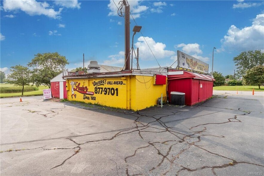 More Photos Of 69 Grand Island Blvd, Tonawanda Fast Food For Sale