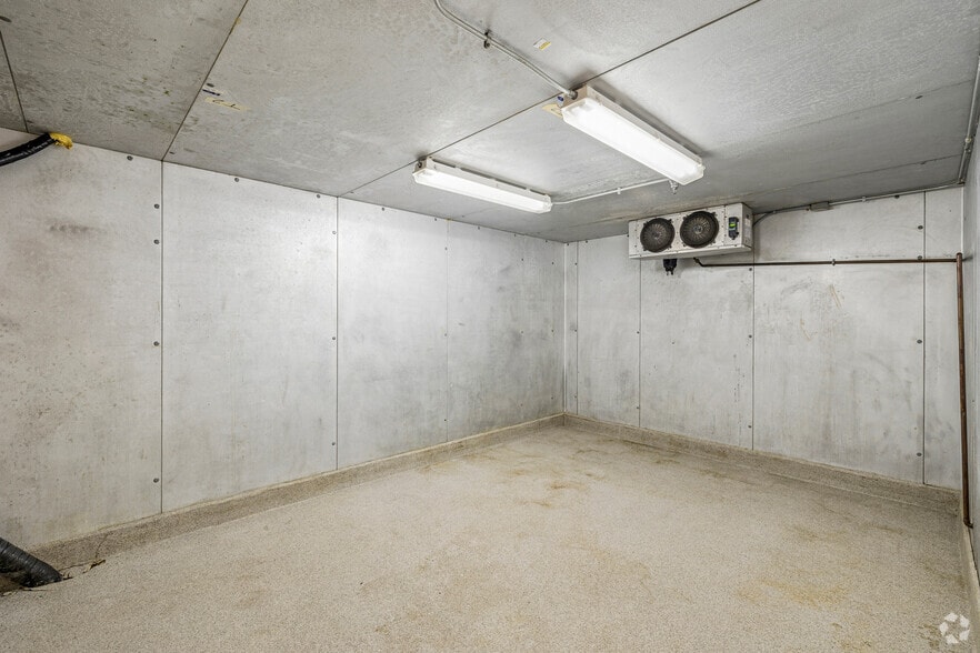 More Photos Of 301 N Guadalupe St, San Marcos Storefront Retail Office For Lease