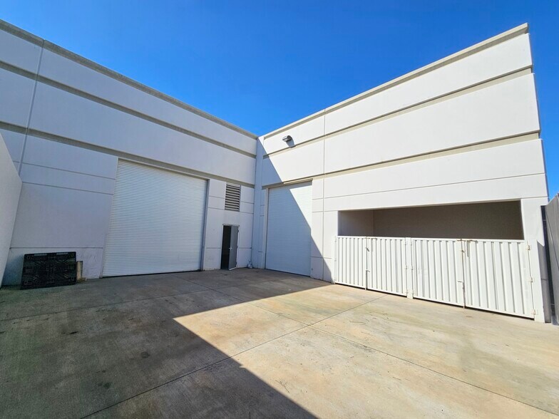 More Photos Of 7530 Jurupa Ave, Riverside Warehouse For Lease