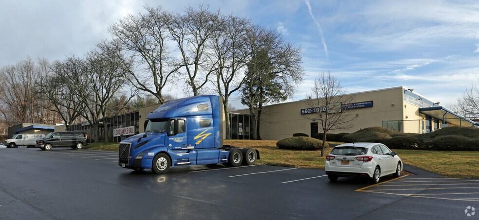 More Photos Of 444 Saw Mill River Rd, Elmsford Warehouse For Lease